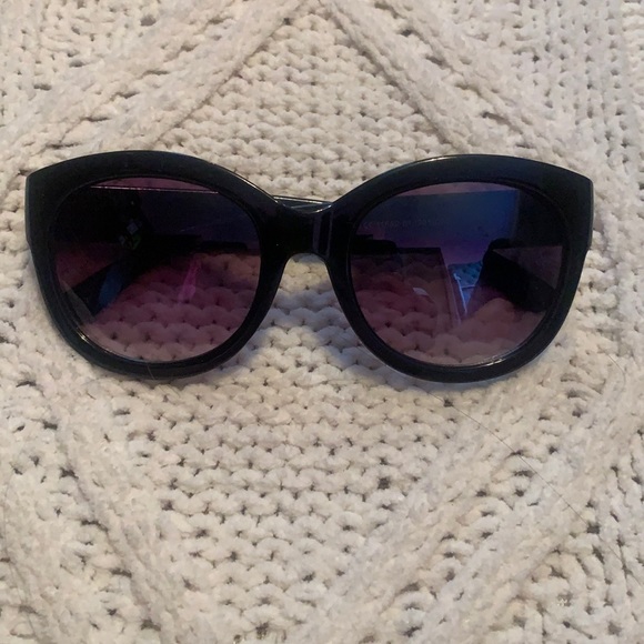 Accessories - Sunglasses
